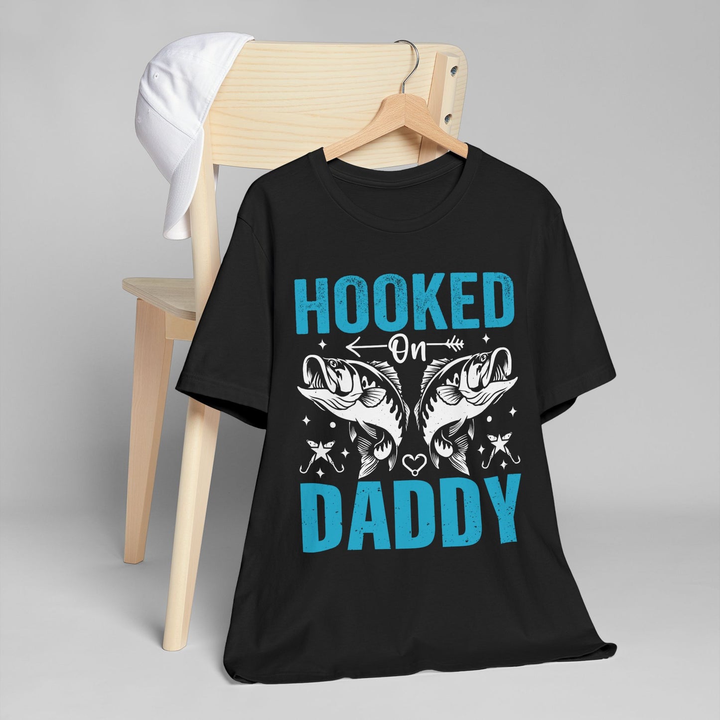 Hooked on Daddy Fishing T-Shirt - Perfect Gift for Father's Day and Fishing Enthusiasts